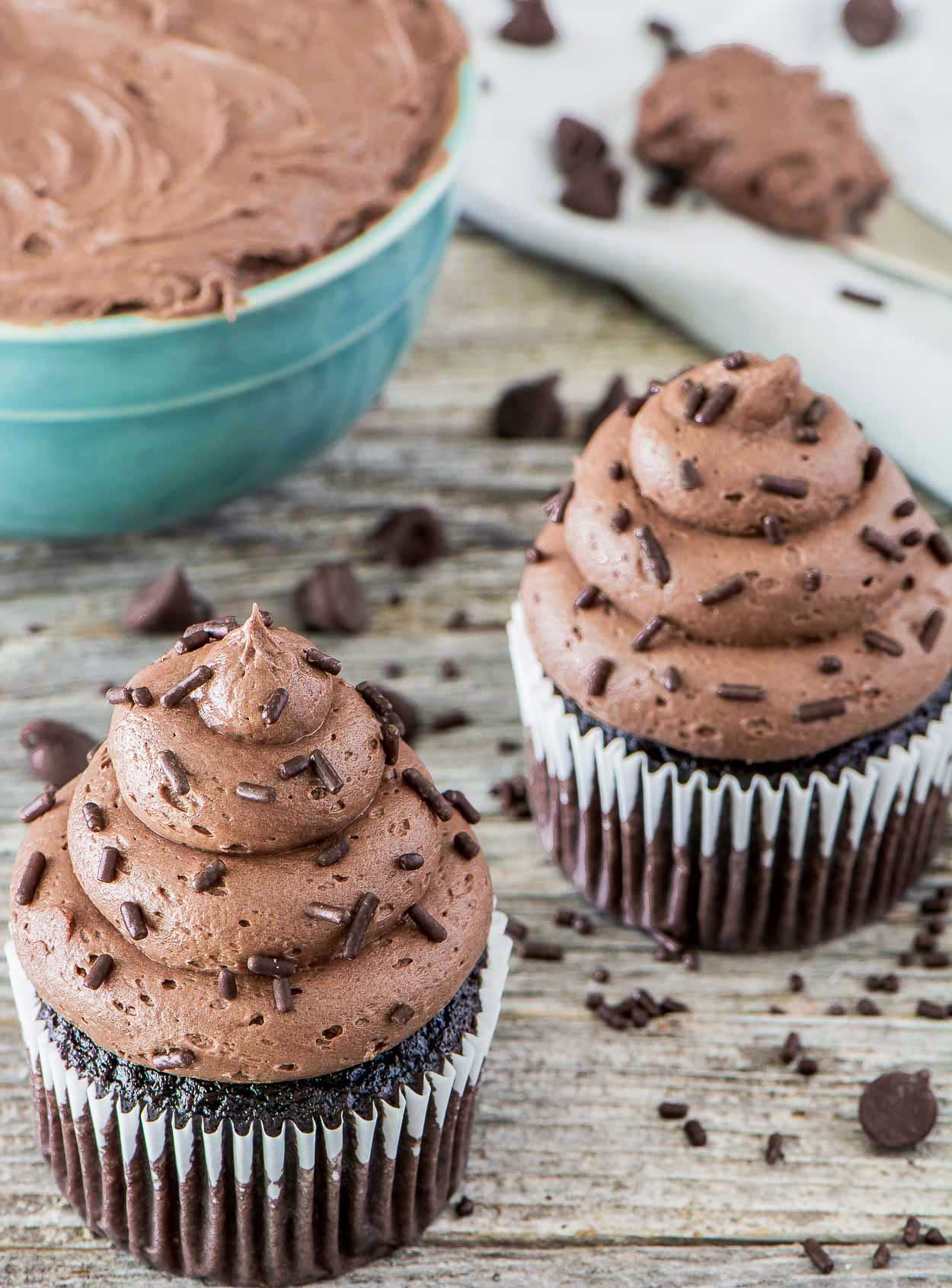 Classic Chocolate cupcakes that has a tender, moist crumb and a smooth and creamy chocolate frosting | Simple Revisions